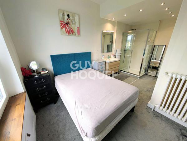 SAINT NAZAIRE Mairie - T2 rénové avec cave, grenier et parking