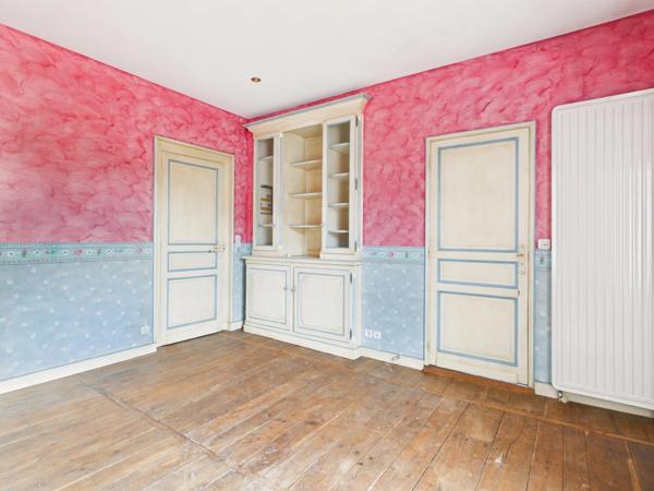 Maison de ville en pierre avec jardin clos et double garage – Emplacement privilégié à Ribérac