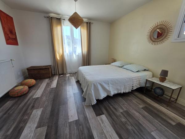 Maison
         8 pièces
        - 220 m² 769 000 € *
