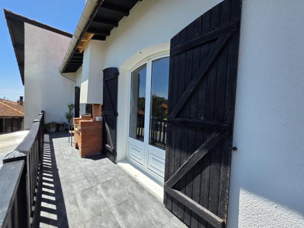 Maison
         8 pièces
        - 220 m² 769 000 € *