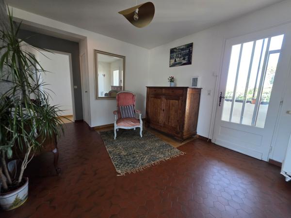 Maison
         8 pièces
        - 220 m² 769 000 € *