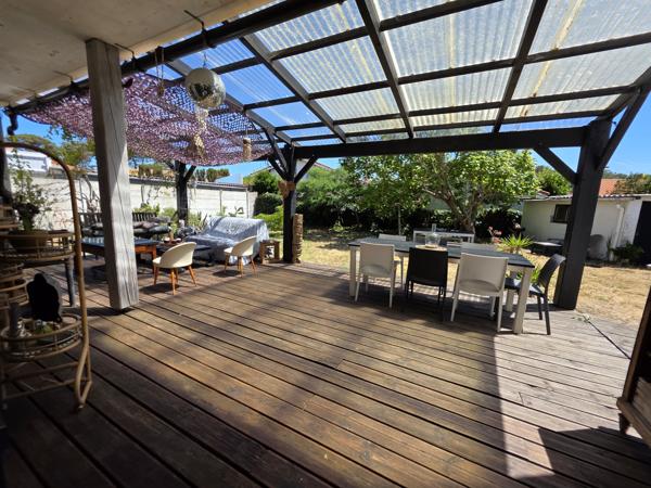 Maison
         8 pièces
        - 220 m² 769 000 € *