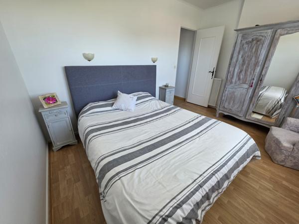 Maison
         8 pièces
        - 220 m² 769 000 € *