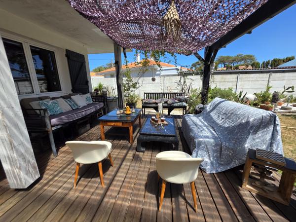 Maison
         8 pièces
        - 220 m² 769 000 € *