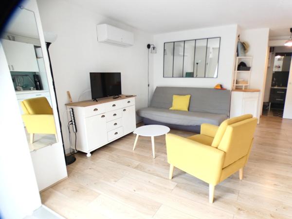 Pinède. Appartement 2 pièces en rez-de-jardin