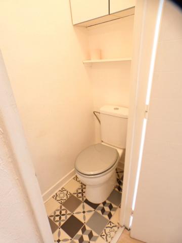 Pinède. Appartement 2 pièces en rez-de-jardin