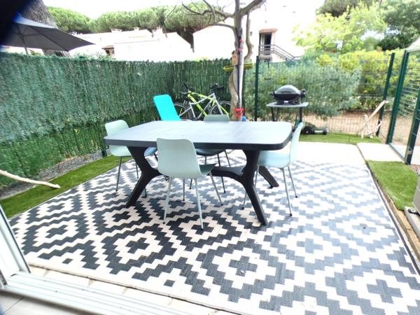 Pinède. Appartement 2 pièces en rez-de-jardin