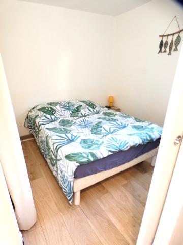 Pinède. Appartement 2 pièces en rez-de-jardin