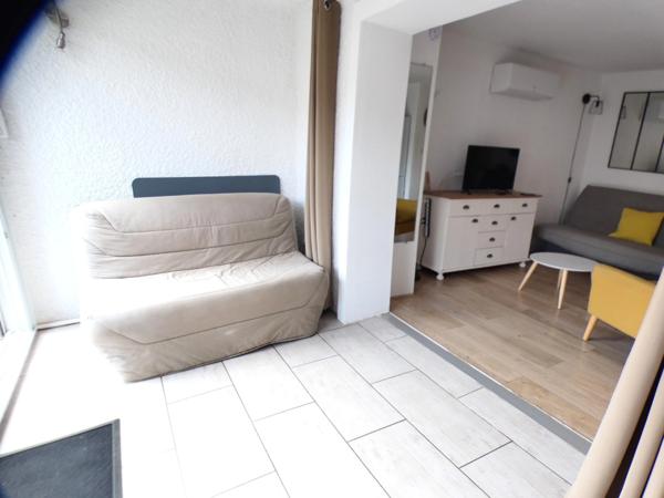 Pinède. Appartement 2 pièces en rez-de-jardin