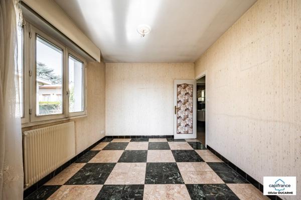 Maison à vendre 7 pièces SAINT APOLLINAIRE (21) 5 chambres, terrain arboré de 542 m² avec garage