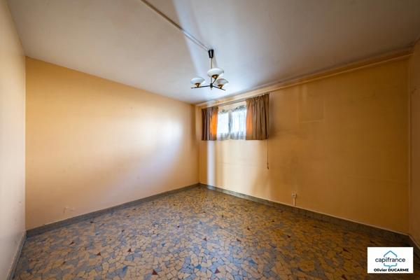 Maison à vendre 7 pièces SAINT APOLLINAIRE (21) 5 chambres, terrain arboré de 542 m² avec garage