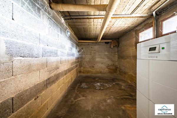 Maison à vendre 7 pièces SAINT APOLLINAIRE (21) 5 chambres, terrain arboré de 542 m² avec garage