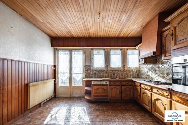 Maison à vendre 7 pièces SAINT APOLLINAIRE (21) 5 chambres, terrain arboré de 542 m² avec garage