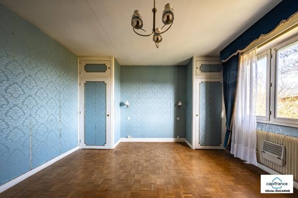 Maison à vendre 7 pièces SAINT APOLLINAIRE (21) 5 chambres, terrain arboré de 542 m² avec garage