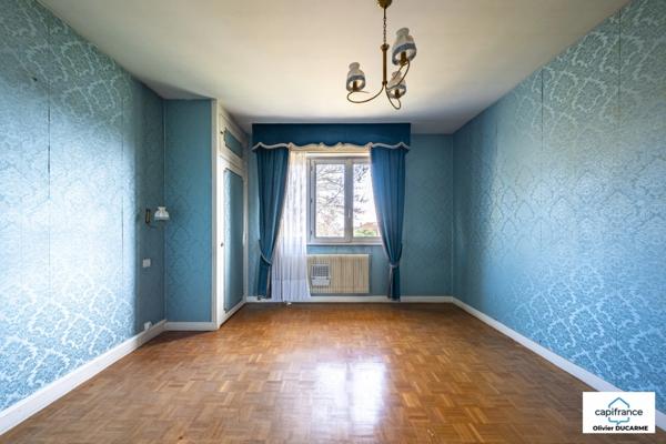 Maison à vendre 7 pièces SAINT APOLLINAIRE (21) 5 chambres, terrain arboré de 542 m² avec garage