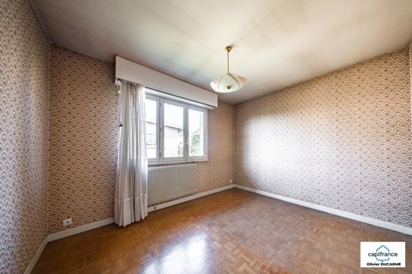 Maison à vendre 7 pièces SAINT APOLLINAIRE (21) 5 chambres, terrain arboré de 542 m² avec garage