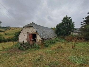 Bien agricole à vendre à Saint-Saturnin dans le Cantal (15190), ref : 044/412