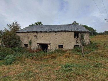Bien agricole à vendre à Saint-Saturnin dans le Cantal (15190), ref : 044/412