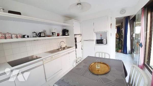 Vaste T3 de 106m² avec terrasse en coeur de ville