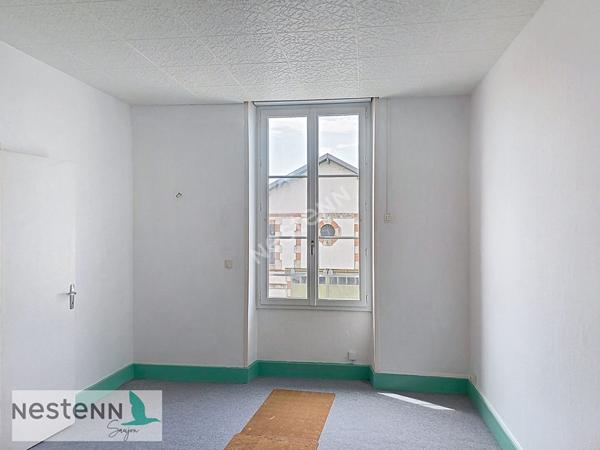 A vendre, appartement de 2 pieces au centre de Saujon. Pour une première acquiisition ou pour un investissement locatif.