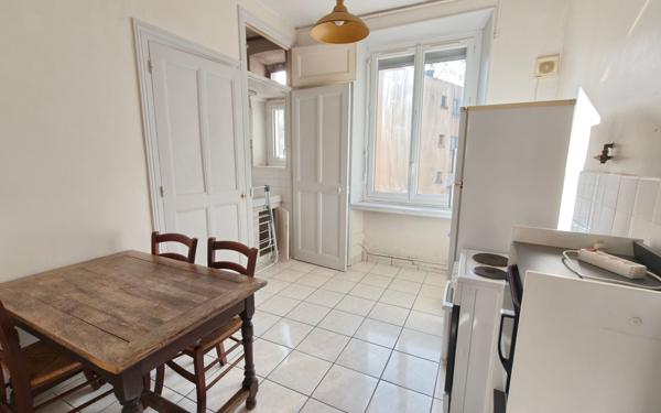 Appartement à vendre    3 pièces • 60,52 m2 Grenoble