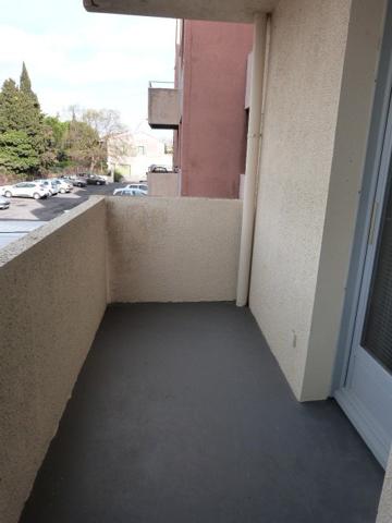 NARBONNE, PROCHE QUAI DE LORRAINE, ,Appartement de type 2 meublé avec terrasse et parking.