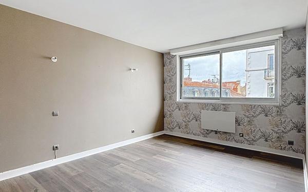 Appartement à vendre    3 pièces • 108,34 m2 Vichy