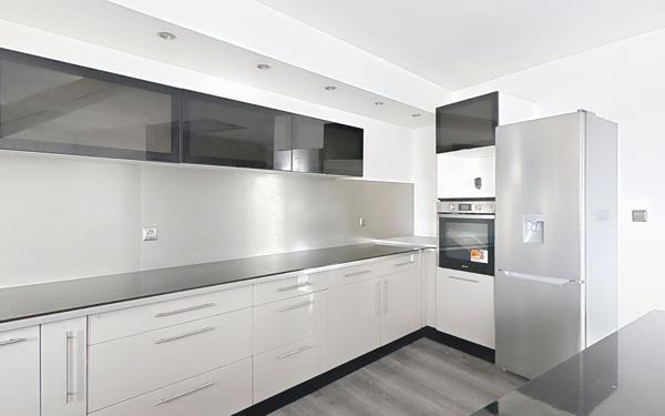 Appartement à vendre    3 pièces • 108,34 m2 Vichy