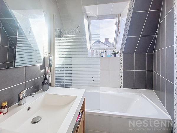 A la limite d'ANGERS les Justices et LES PONTS DE CE Maison 2 chambres + bureau avec jardinet !