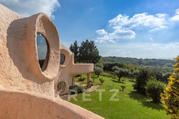 Maison Bulle d’Architecte aux Portes de Lyon – Un Bijou Sculptural Unique