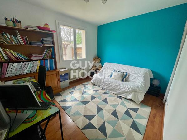 Bouc Bel Air, Maison 5 pièces de 114 m2 habitables sur terrain de 452 m2 avec piscine