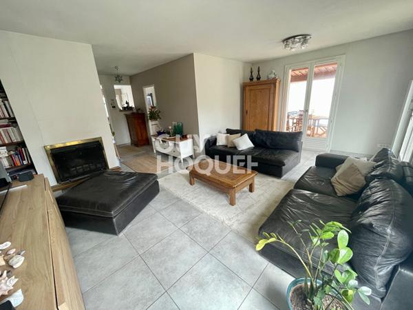 Bouc Bel Air, Maison 5 pièces de 114 m2 habitables sur terrain de 452 m2 avec piscine