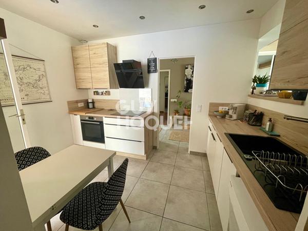 Bouc Bel Air, Maison 5 pièces de 114 m2 habitables sur terrain de 452 m2 avec piscine