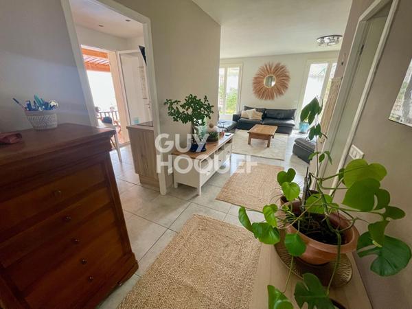 Bouc Bel Air, Maison 5 pièces de 114 m2 habitables sur terrain de 452 m2 avec piscine