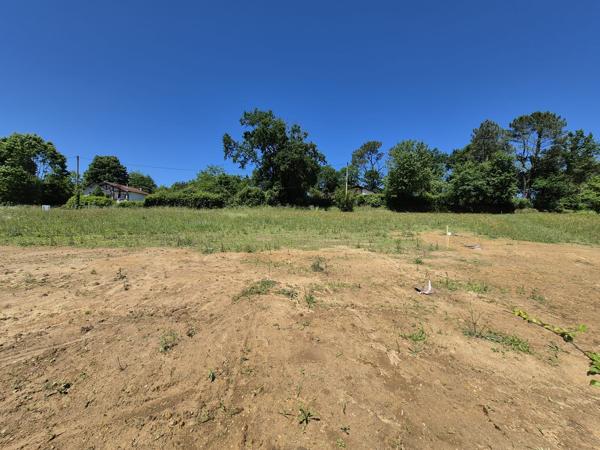 À vendre - Terrain projet construction 909 m² situé à Pouillon (40350)