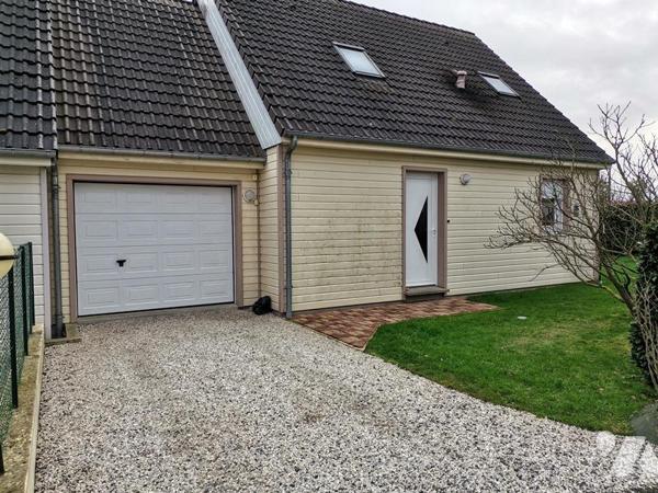 BRIOUZE: Maison construite en 2009, 3 chambres, garage, terrain