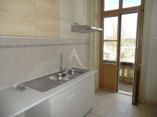 Appartement T2 de standing dans un Château rénové au coeur de Jonzac