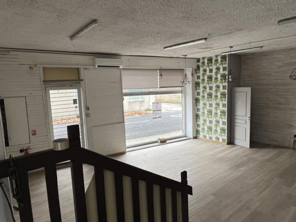 Carcassonne (11000) LEZIGNAN CORBIERES - IMMEUBLE = MAISON D'HABITATION AVEC 3 LOCAUX COMMERCIAUX EN RDC