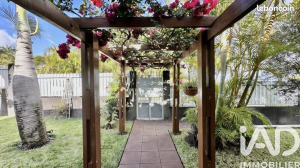 Location maison 4 pièces 149 m² Le Tampon