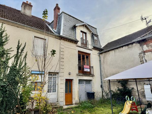 Maison de 4 pièces (94 m²) à vendre à ARC LES GRAY