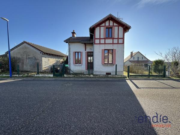 VENTE : maison T4 (62 m²) à DOMPIERRE SUR BESBRE