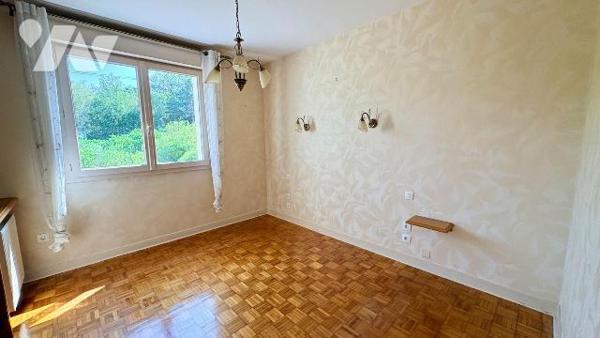 Dans un quartier calme et recherché de SALBRIS (41300) , à proximité immédiate des commerces et...