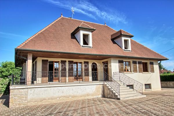 Maison Familiale à Vendre à Tavaux Village – Immobilier de Qualité