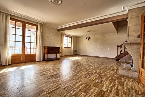 Maison Familiale à Vendre à Tavaux Village – Immobilier de Qualité