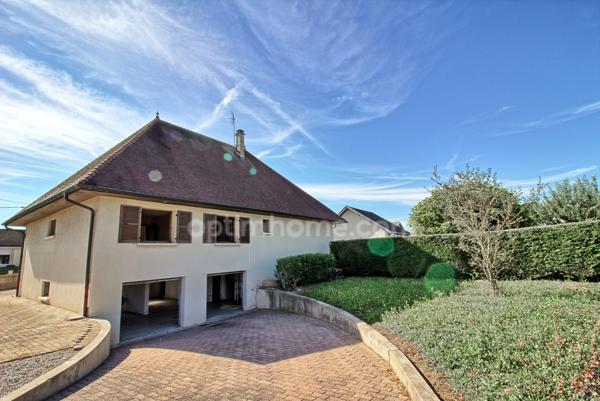 Maison Familiale à Vendre à Tavaux Village – Immobilier de Qualité