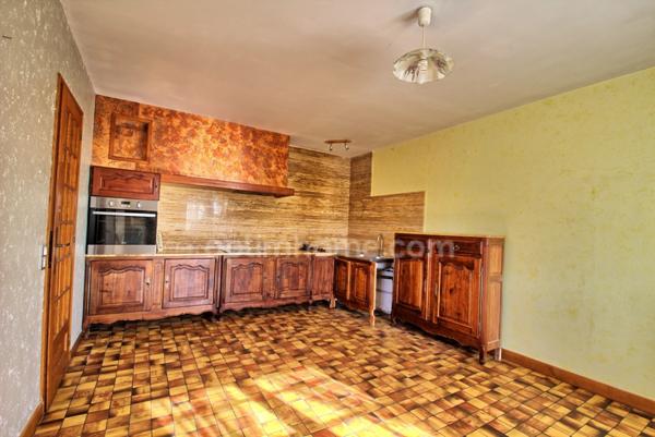 Maison Familiale à Vendre à Tavaux Village – Immobilier de Qualité