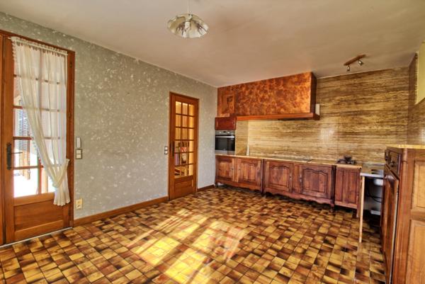 Maison Familiale à Vendre à Tavaux Village – Immobilier de Qualité