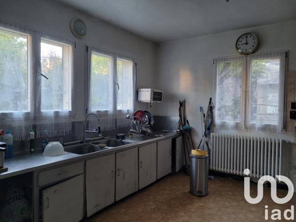 Maison à vendre 14 pièces 418 m² Issy-l'Évêque