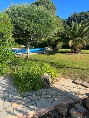 LORGUES, villa de 140m2, 3 chambres, Piscine
