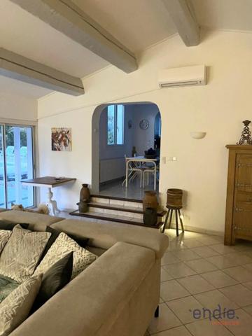 LORGUES, villa de 140m2, 3 chambres, Piscine